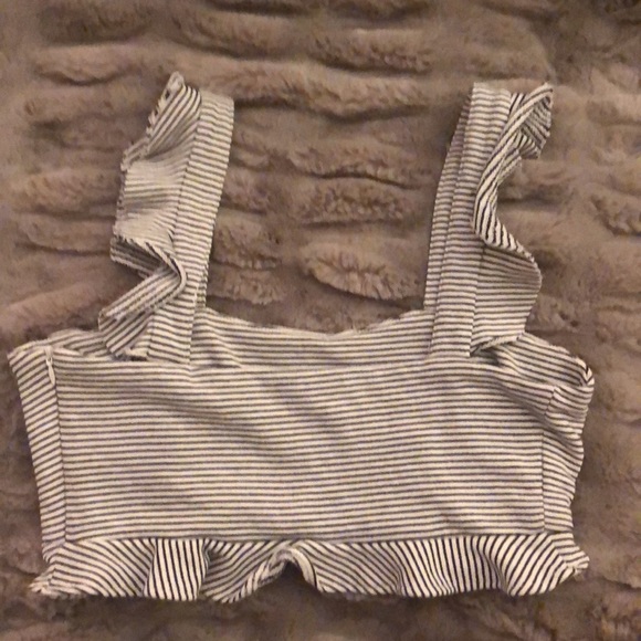 Striped Ruffle Crop Top - Picture 2 of 4